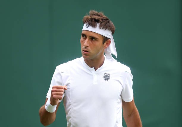 Gran victoria de Etcheverry en Wimbledon