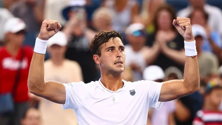 ETCHEVERRY Y BÁEZ GANARON EN SU DEBUT M1000