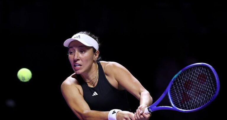 SABALENKA Y PEGULA A SEMIFINALES DE LAS FINALS