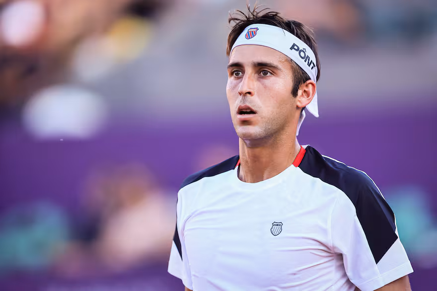 BUEN COMIENZO PARA TOMÁS ETCHEVERRY
