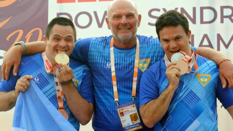 JUANI ALARCÓN Y NICOLÁS ARGUELLO CONSIGUIERON ORO Y PLATA EN EL MUNDIAL DE BULGARIA